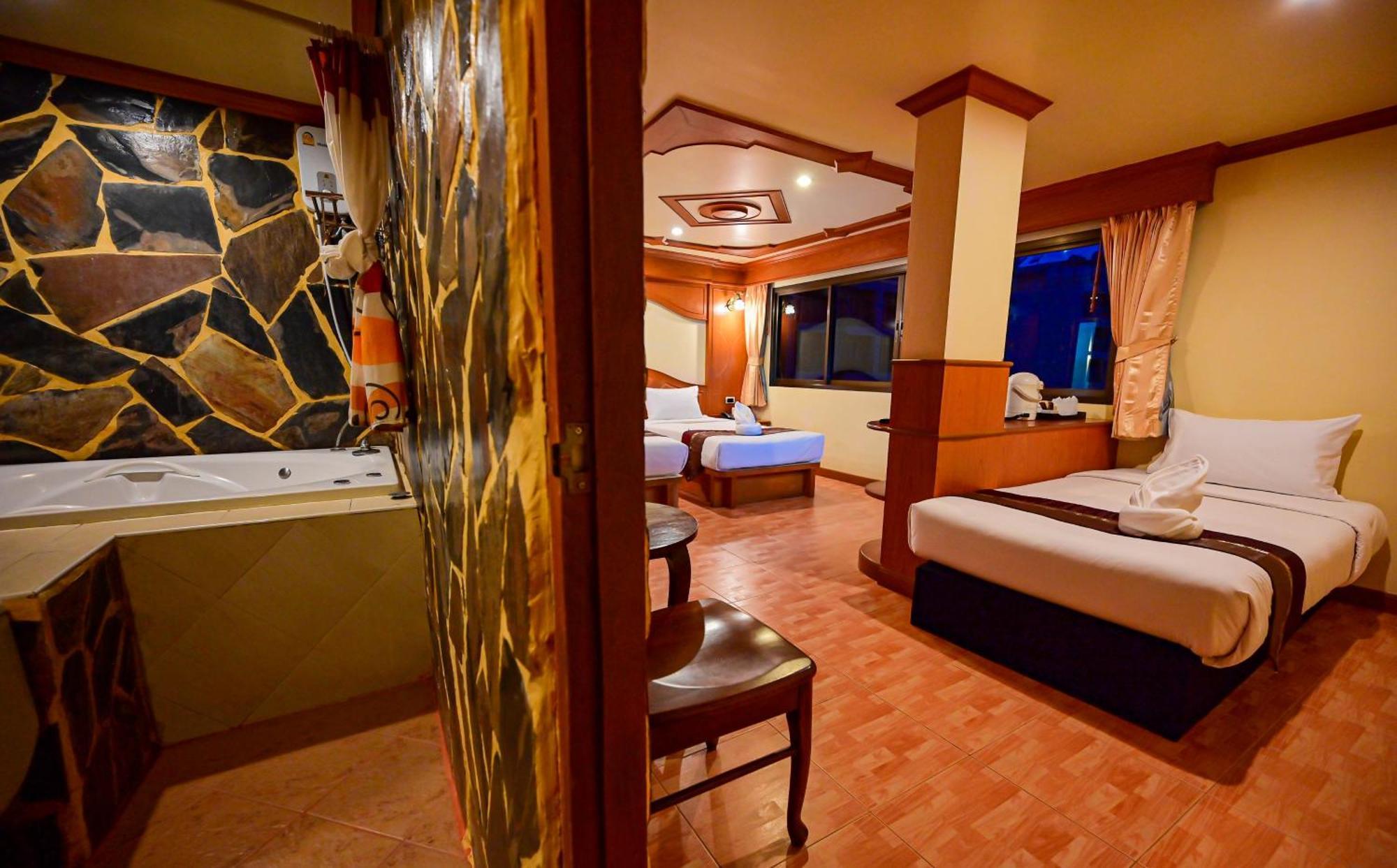 Complex Hotel Patong Екстериор снимка