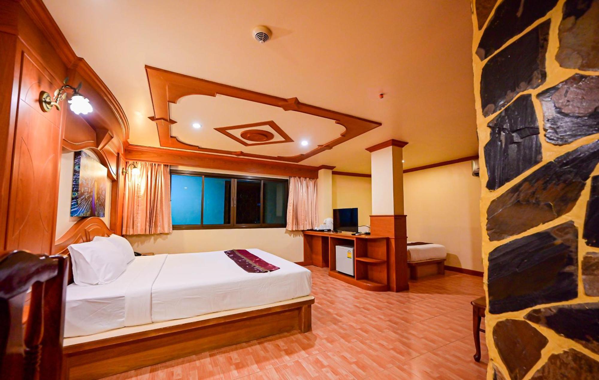 Complex Hotel Patong Екстериор снимка
