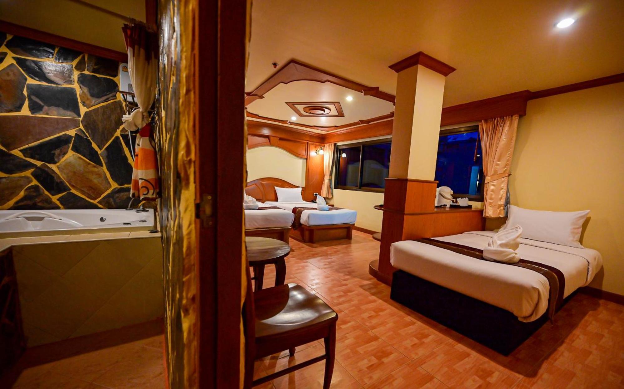 Complex Hotel Patong Екстериор снимка