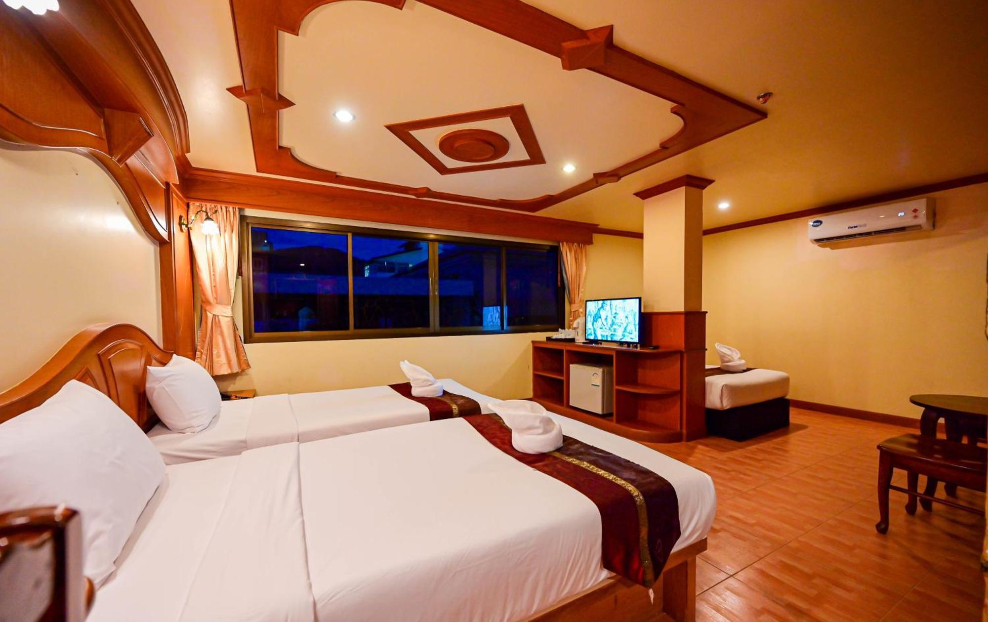 Complex Hotel Patong Екстериор снимка