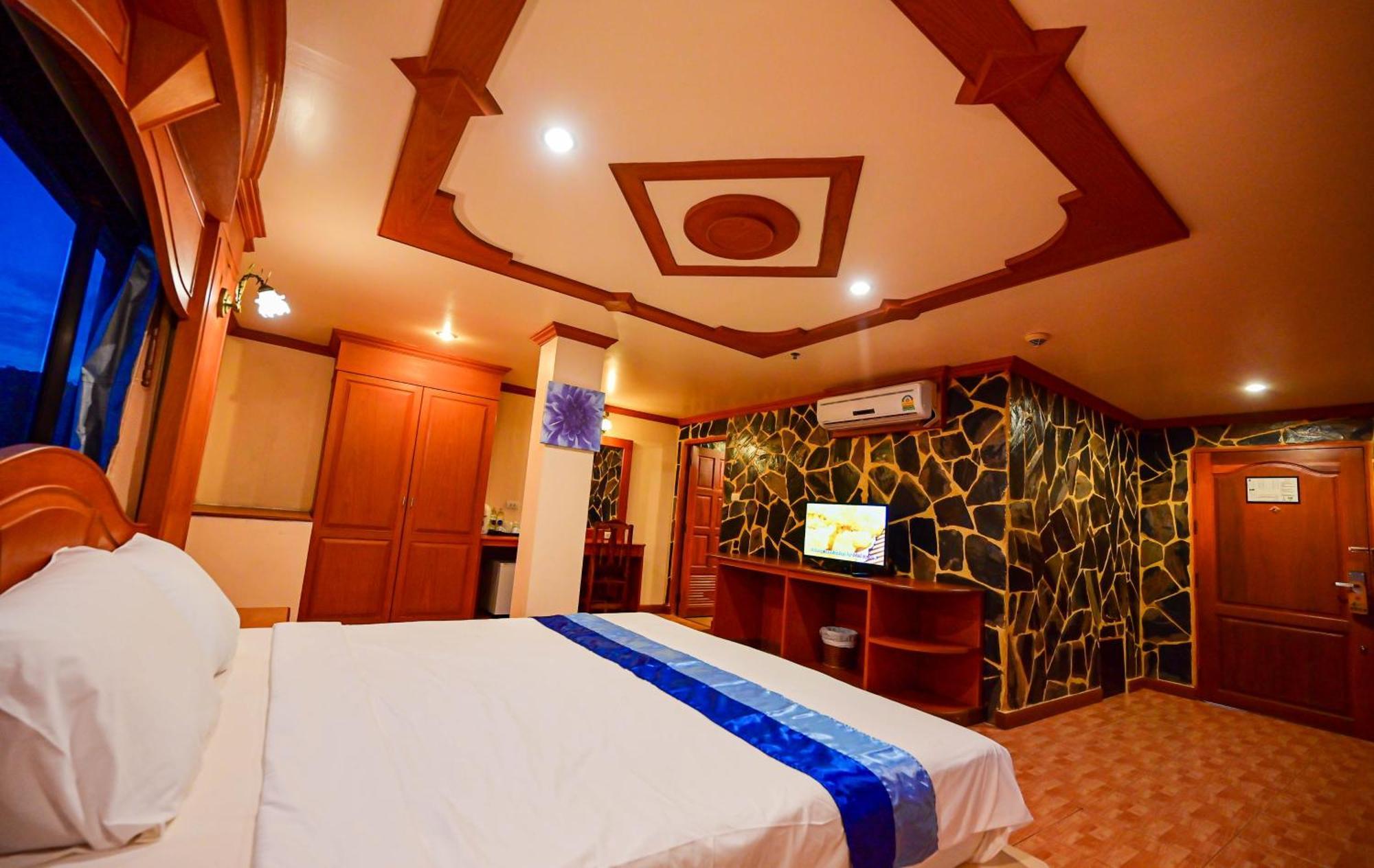 Complex Hotel Patong Екстериор снимка