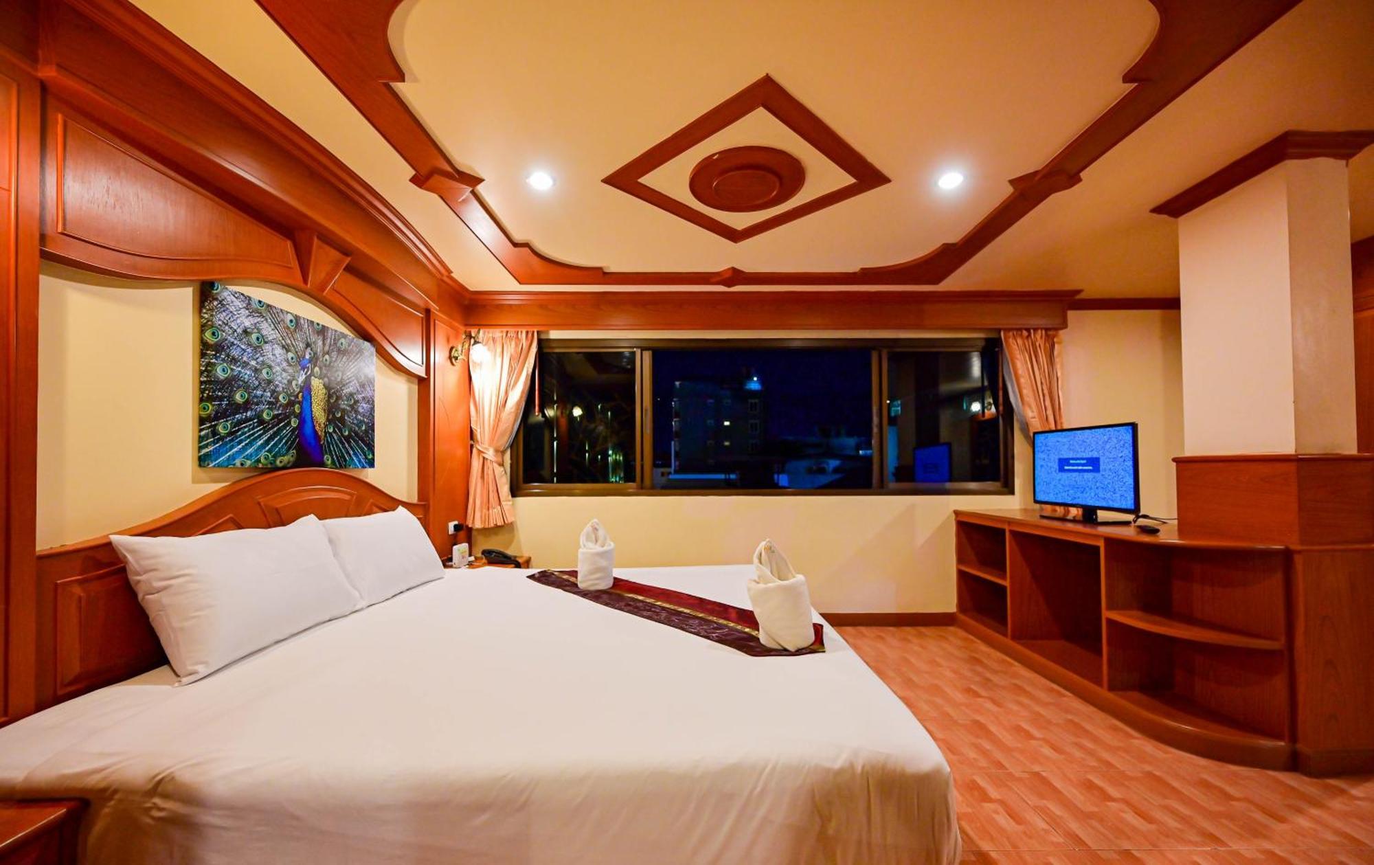 Complex Hotel Patong Екстериор снимка