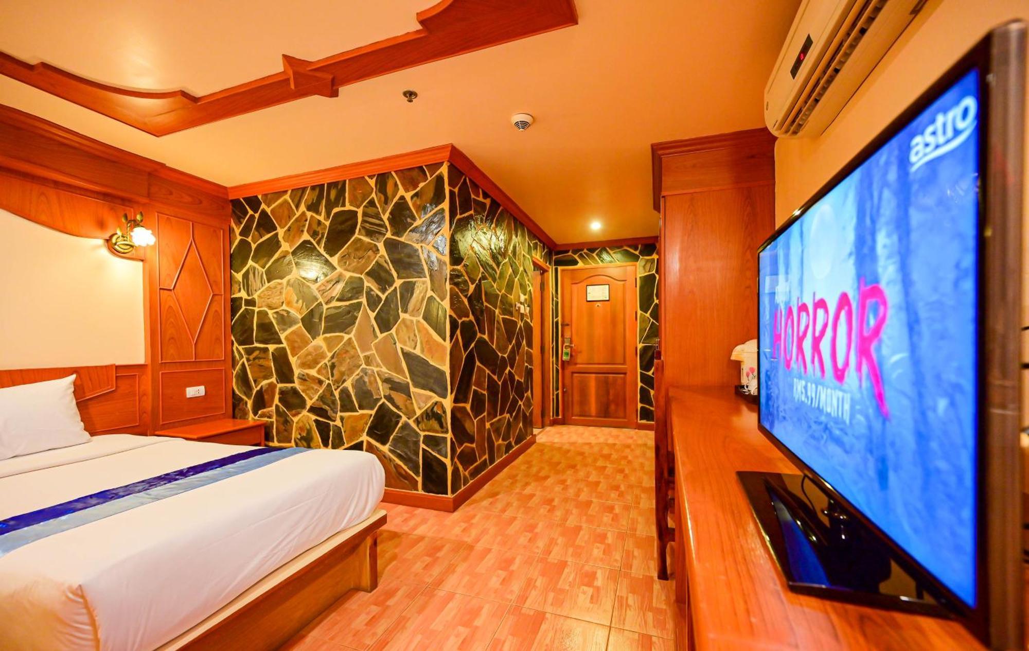 Complex Hotel Patong Екстериор снимка