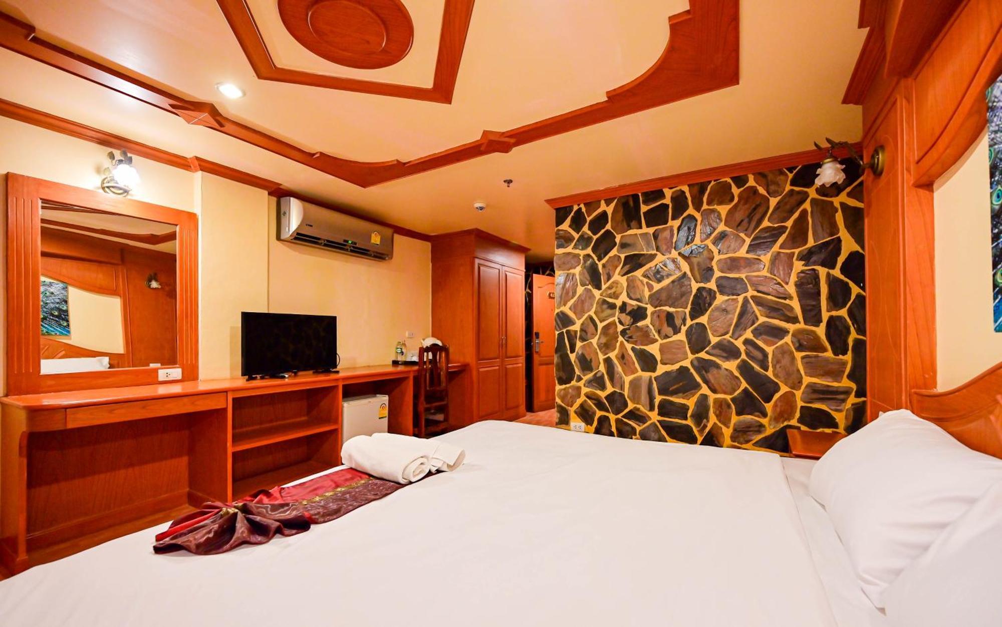 Complex Hotel Patong Екстериор снимка